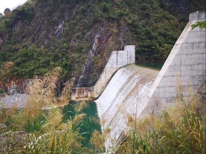 2021年12月7日，督察組現(xiàn)場督察發(fā)現(xiàn)，未取得相關(guān)手續(xù)的上立亭電站主體工程已完成建設(shè)