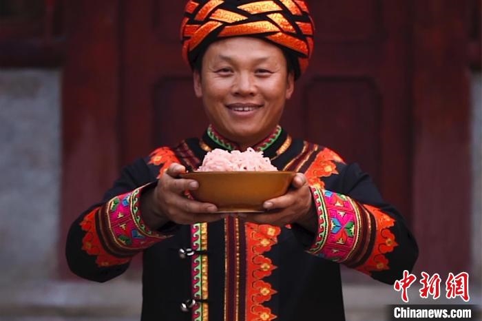 圖為“暢饗云宴”巧手年菜系列短視頻截圖?！『h航 攝