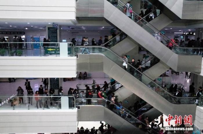 資料圖：某醫(yī)院門診樓。 <a target='_blank' href='/'>中新社</a>記者 殷立勤 攝
