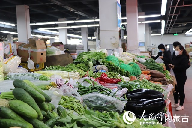本輪疫情初期的美通農(nóng)產(chǎn)品批發(fā)市場。玉泉區(qū)融媒體中心供圖
