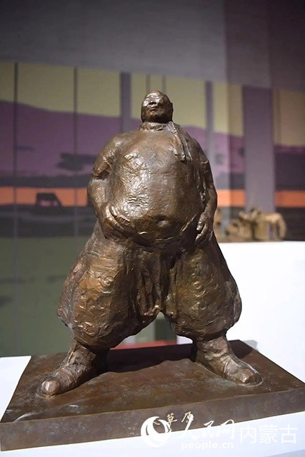 吳為山作品《大草原》。人民網(wǎng)記者富麗娟攝