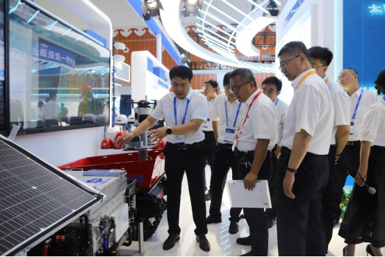 1721965721596119.png 組圖|聚焦“雙新”大會(huì) 大咖云集“展”風(fēng)采325.png