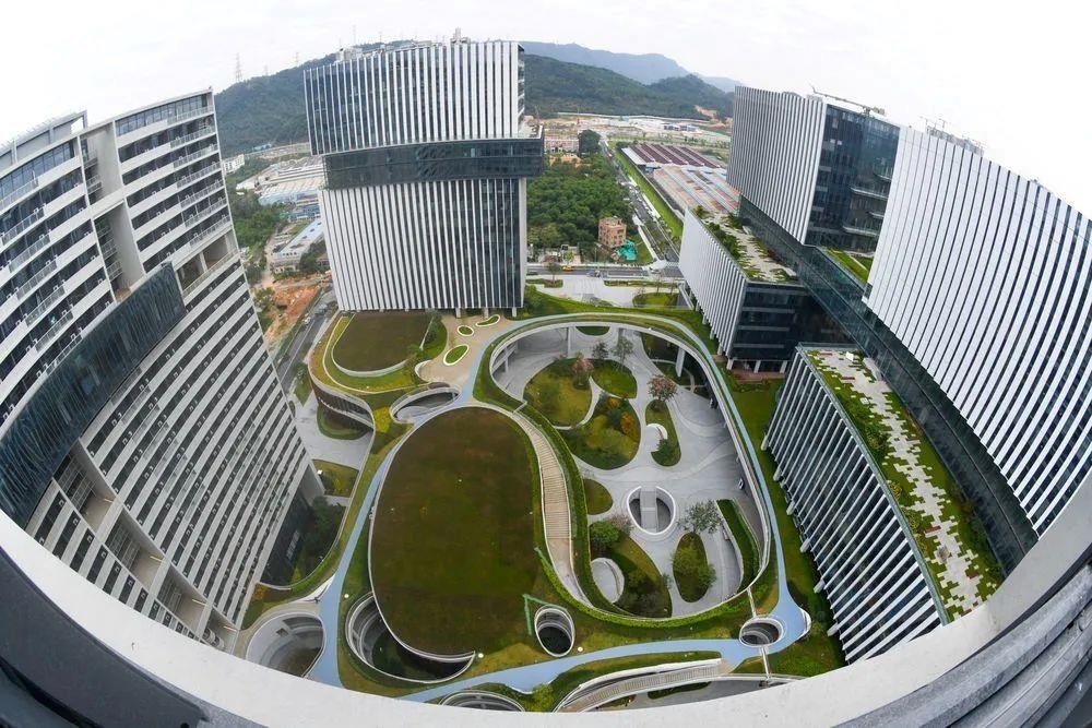 △位于深圳的光明科學(xué)城啟動(dòng)區(qū)。預(yù)計(jì)今年啟動(dòng)區(qū)的合成生物大科學(xué)裝置將部分投入使用。