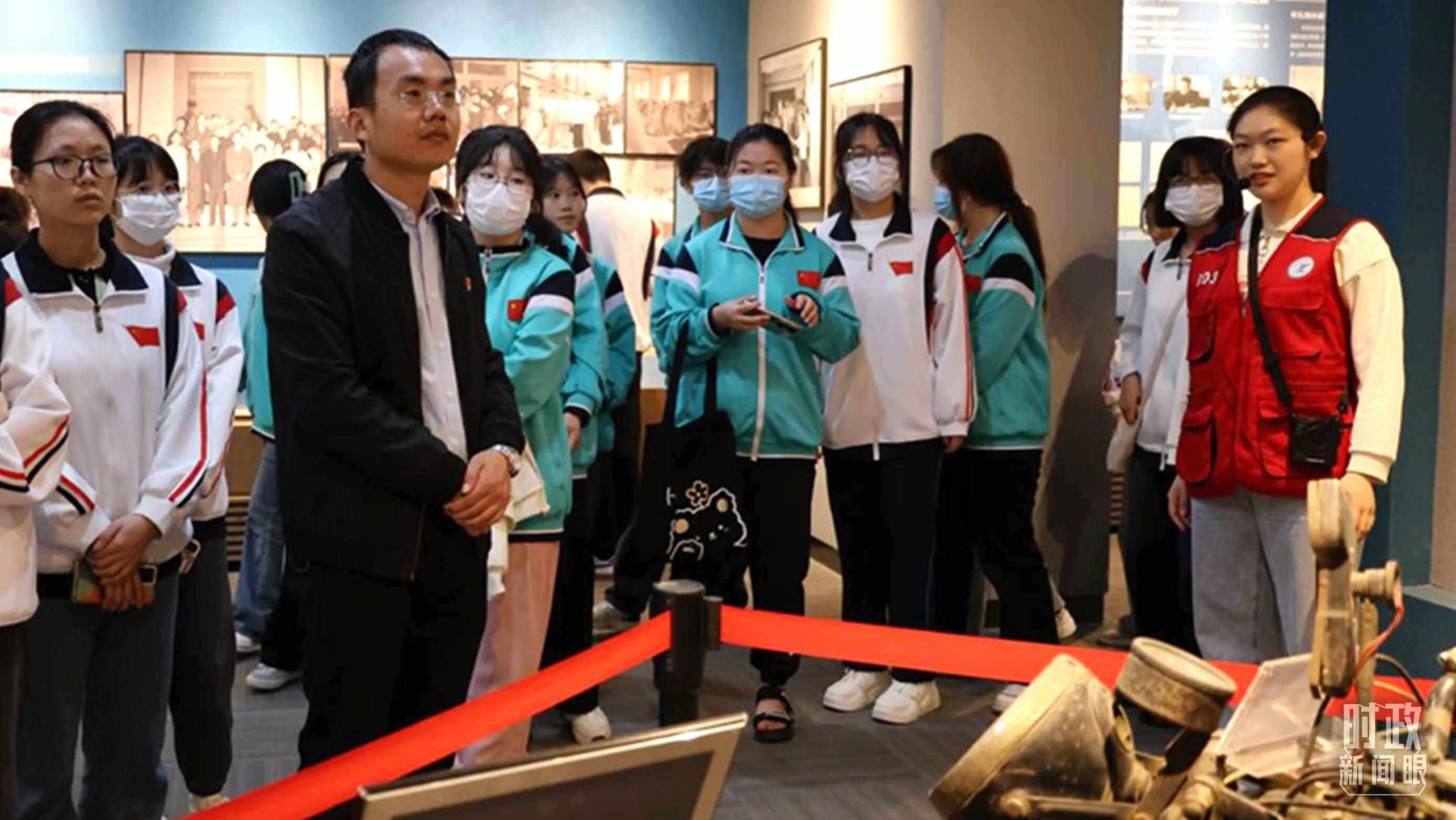 △西安高校師生參觀交大西遷博物館。（資料圖）