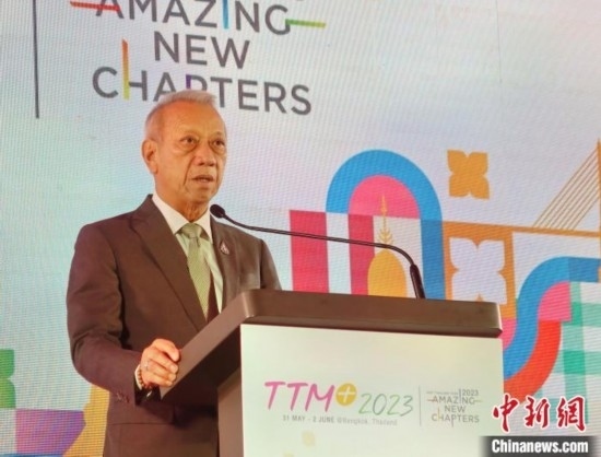 泰國(guó)旅游及體育部部長(zhǎng)皮帕在開幕式上致辭。 趙婧楠 攝