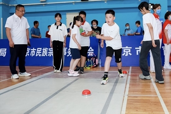 冰蹴球比賽場景。賽事主辦方供圖