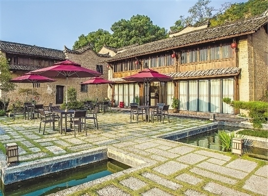 整治后的蓮都區(qū)下南山村催生眾多新業(yè)態(tài)。 當?shù)毓﹫D