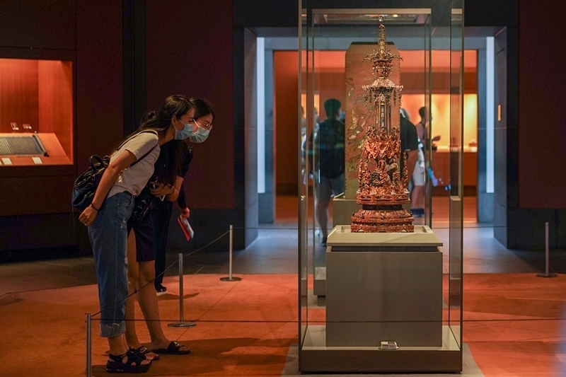 2020年7月24日，觀眾在蘇州博物館內(nèi)參觀。