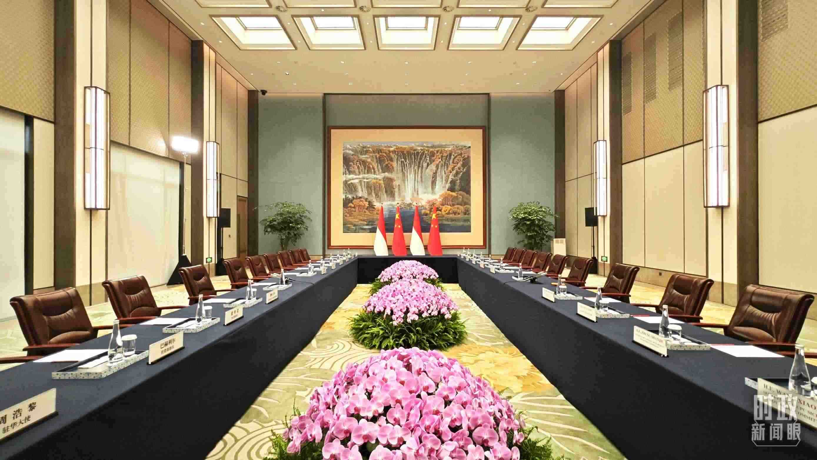 中印尼兩國(guó)元首在這里舉行會(huì)見。這是會(huì)見開始前的場(chǎng)景。（總臺(tái)央視記者許永松拍攝）