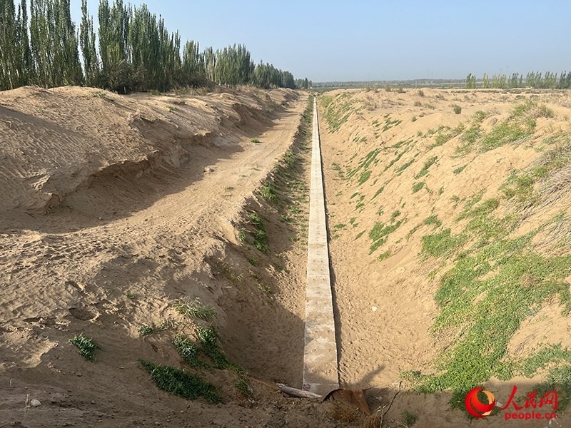 斗渠改造后，大大提高了輸水效率。人民網(wǎng)記者 常雪梅攝