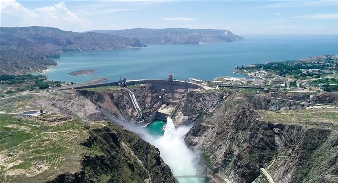 龍羊峽水電站開閘放水。國家電投黃河公司供圖