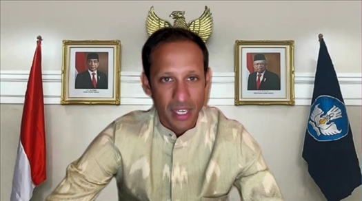 印尼教育、文化、研究和技術(shù)部部長納迪姆·馬卡里姆發(fā)表視頻致辭（清華大學(xué)東南亞中心供圖）