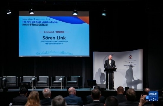 9月21日，在德國杜伊斯堡，杜伊斯堡市市長澤倫·林克出席2023新絲路物流論壇并致辭。新華社記者 張帆 攝
