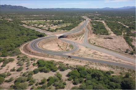 埃爾埃斯皮諾公路項(xiàng)目互通立交航拍。中國(guó)中鐵供圖