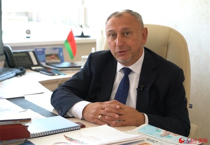 中白工業(yè)園管委會主任亞歷山大·亞羅申科接受人民網(wǎng)記者采訪。人民網(wǎng) 皇甫萬里攝