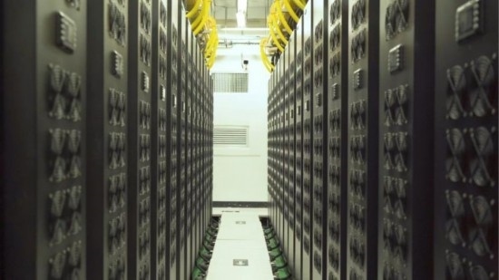 貴安超算中心內(nèi)的機(jī)房。人民網(wǎng) 陽茜攝