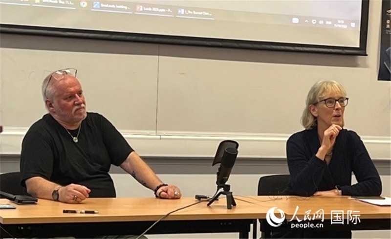 翻譯家韓斌、普華杰與師生交流 攝影 實習(xí)生王雪珊