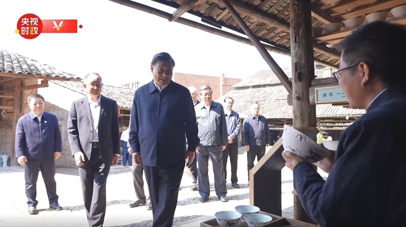 2023年10月11日，習(xí)近平在江西景德鎮(zhèn)考察。（視頻截圖）