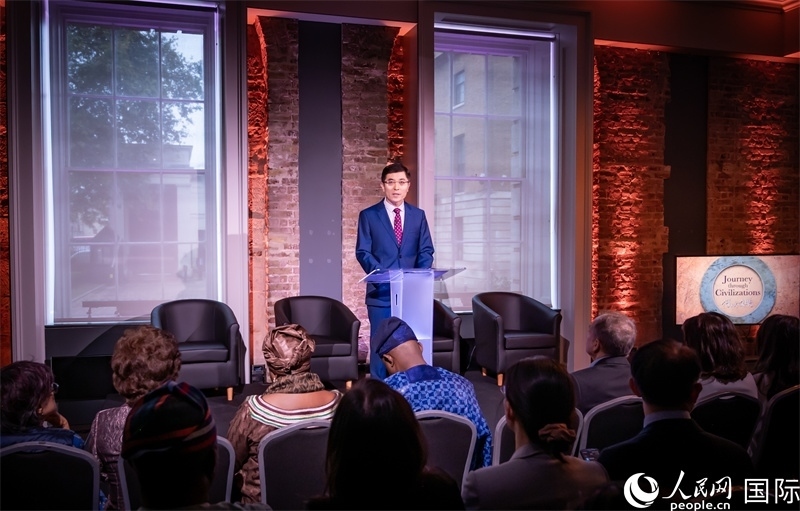 中國駐英國使館臨時代辦楊曉光致辭。人民網(wǎng) 郭錦標攝