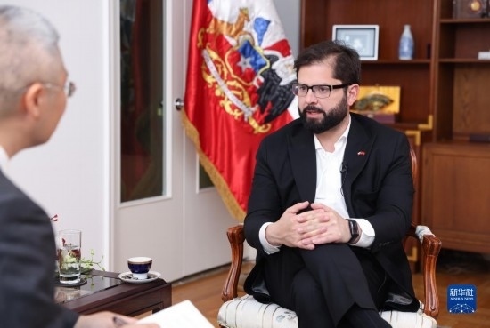 10月17日，智利總統(tǒng)博里奇在北京接受新華社記者專訪。新華社記者 呂帥 攝