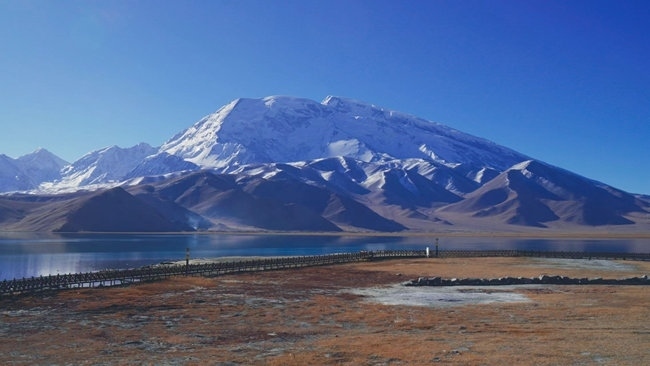 喀拉庫勒湖。中國鐵路烏魯木齊局集團(tuán)有限公司供圖