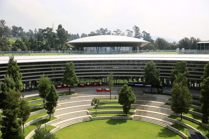 這是在埃塞俄比亞首都亞的斯亞貝巴拍攝的河岸綠色發(fā)展項(xiàng)目設(shè)施之一科技博物館（9月16日攝）。新華社記者 汪平 攝