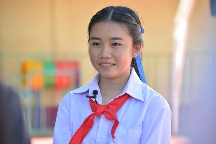 蓬批灣結(jié)束中國(guó)之行返回老撾后接受記者采訪(fǎng)。