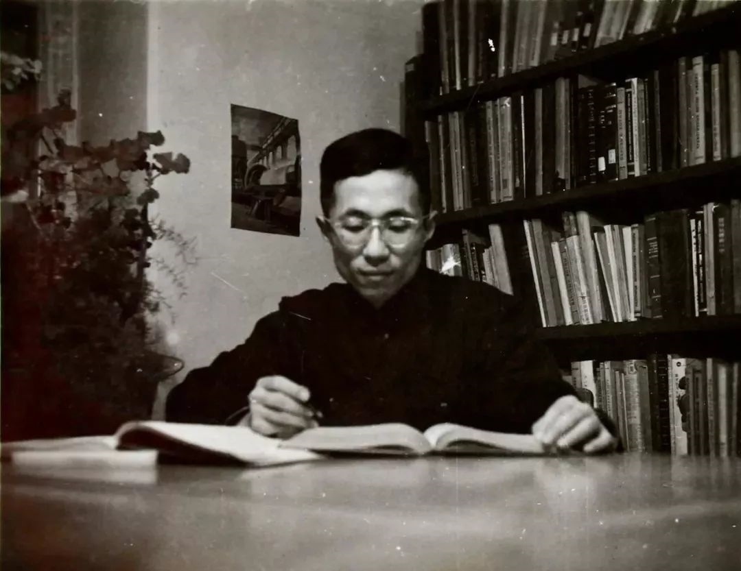 青年時(shí)期的秦裕琨。哈爾濱工業(yè)大學(xué)供圖