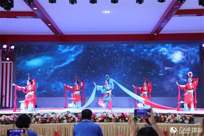 才藝表演環(huán)節(jié)。人民網(wǎng)記者 孫廣勇攝