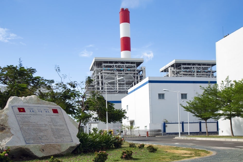 這是2021年3月24日在越南平順省拍攝的越南永新燃煤電廠一期BOT項目廠區(qū)。新華社發(fā)（南方電網(wǎng)越南永新公司供圖）