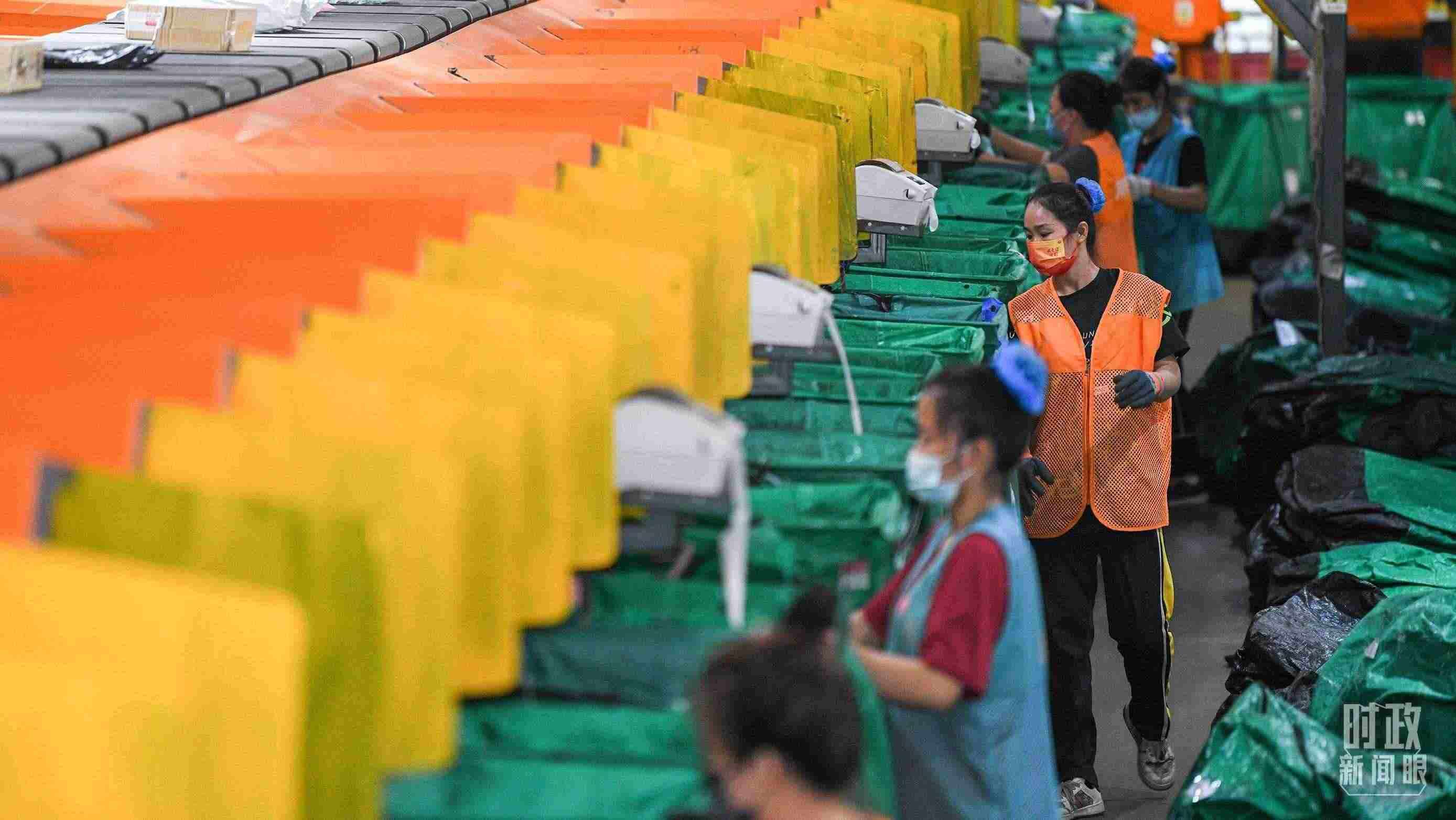 △今年“雙11”當(dāng)天全國(guó)快遞業(yè)務(wù)量達(dá)6.39億件。