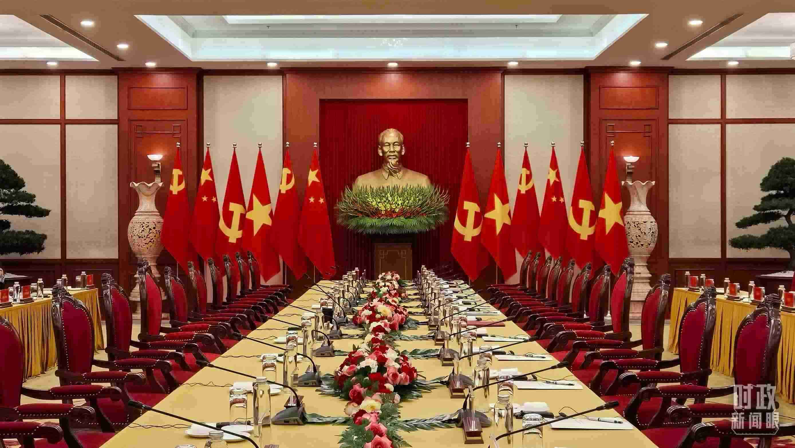 △當(dāng)?shù)貢r(shí)間12月12日下午，習(xí)近平在這里與阮富仲舉行會(huì)談，這是會(huì)談開始前的場(chǎng)景。（總臺(tái)央視記者邢彬拍攝）