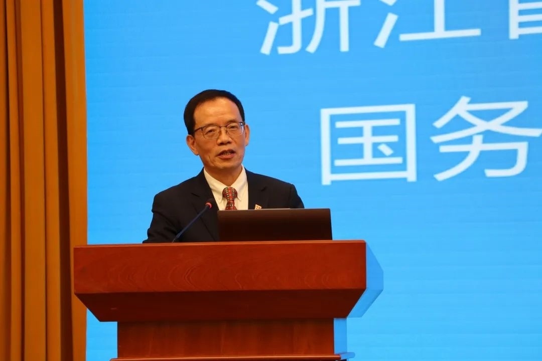 浙江省區(qū)域國(guó)別與國(guó)際傳播研究智庫(kù)聯(lián)盟首席專(zhuān)家、浙江師范大學(xué)非洲區(qū)域國(guó)別學(xué)學(xué)部學(xué)術(shù)委員會(huì)常務(wù)副主任劉鴻武致辭。主辦方供圖