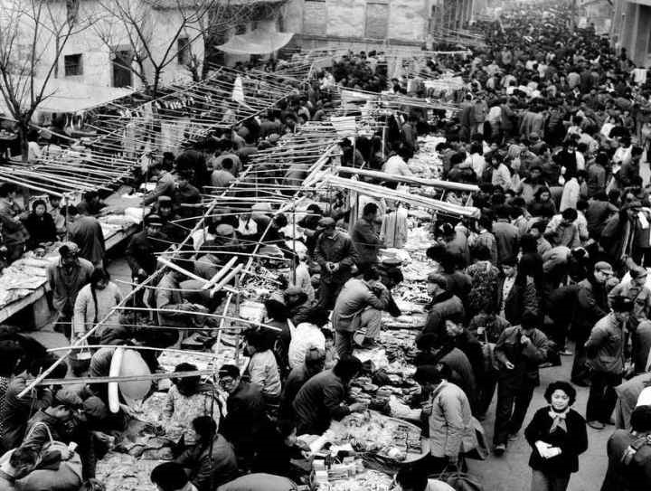 1982年，義烏湖清門馬路市場場景。拍友 金福根 攝