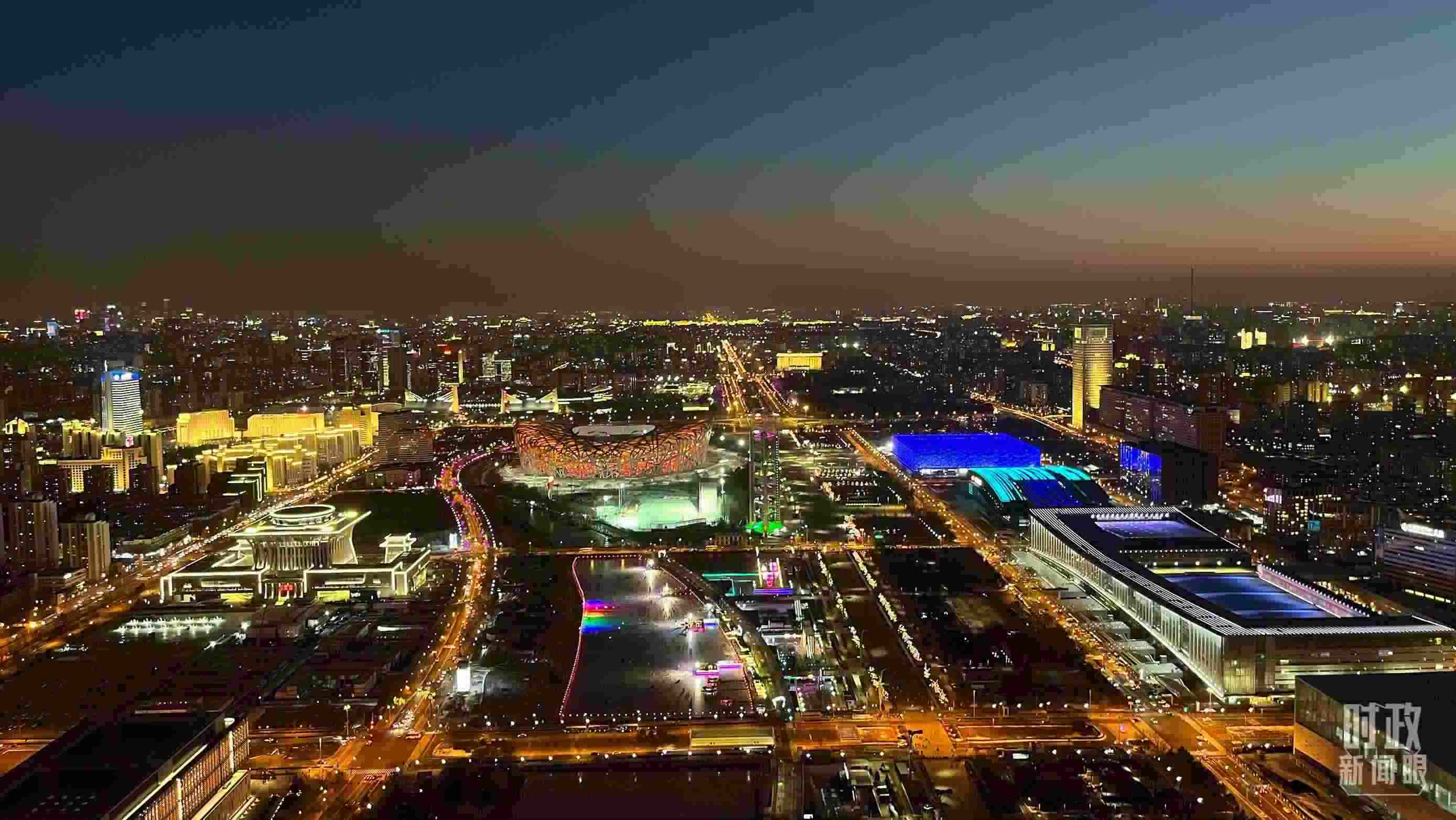 △2023年12月31日，從北京奧林匹克塔俯拍北京城區(qū)。（總臺央視記者金雨秋拍攝）