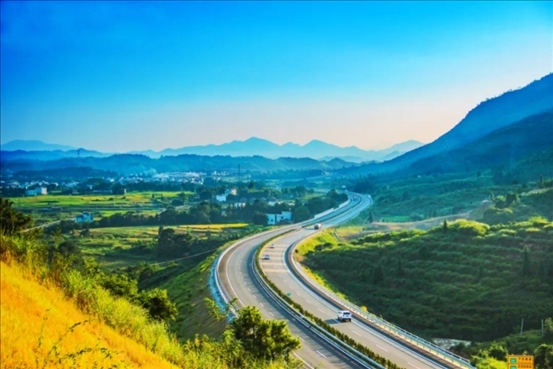 農(nóng)村公路讓老百姓出行變得更便捷。受訪方供圖