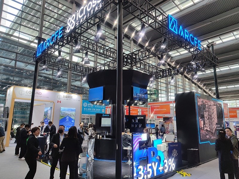 2023年12月16日，第十七屆深圳國際金融博覽會在深圳會展中心開幕，近300家金融機(jī)構(gòu)和企業(yè)攜手多款金融產(chǎn)品集中亮相。