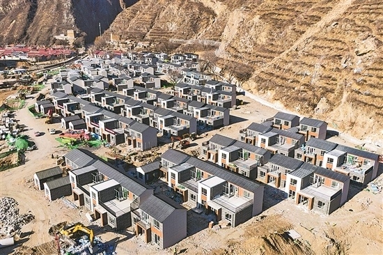 1月16日，門頭溝區(qū)齋堂鎮(zhèn)沿河口村，即將進入內(nèi)部裝修環(huán)節(jié)的異地安置項目建設(shè)現(xiàn)場。