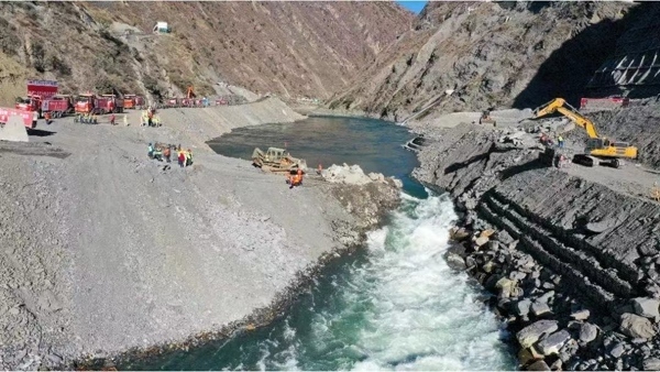 卡拉水電站實(shí)現(xiàn)大江截流。受訪者供圖