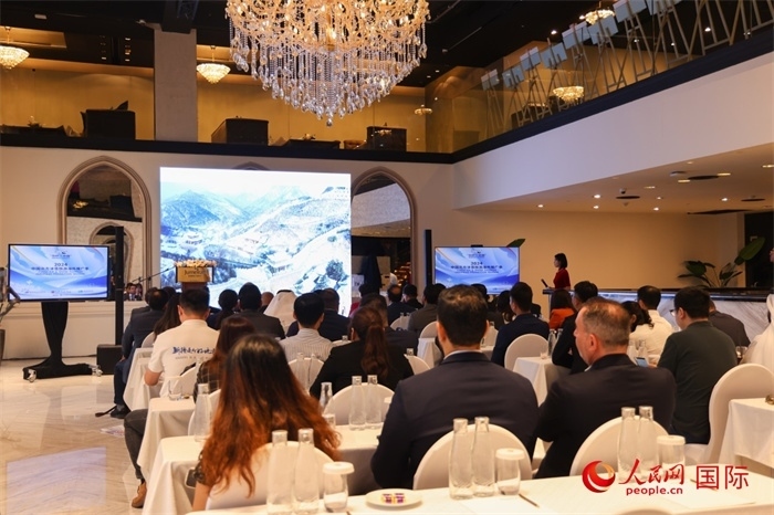 2日，“你好！中國”——2024中國北方冰雪旅游海外推廣季阿聯(lián)酋專場活動在阿聯(lián)酋迪拜舉行。人民網(wǎng)記者任皓宇攝
