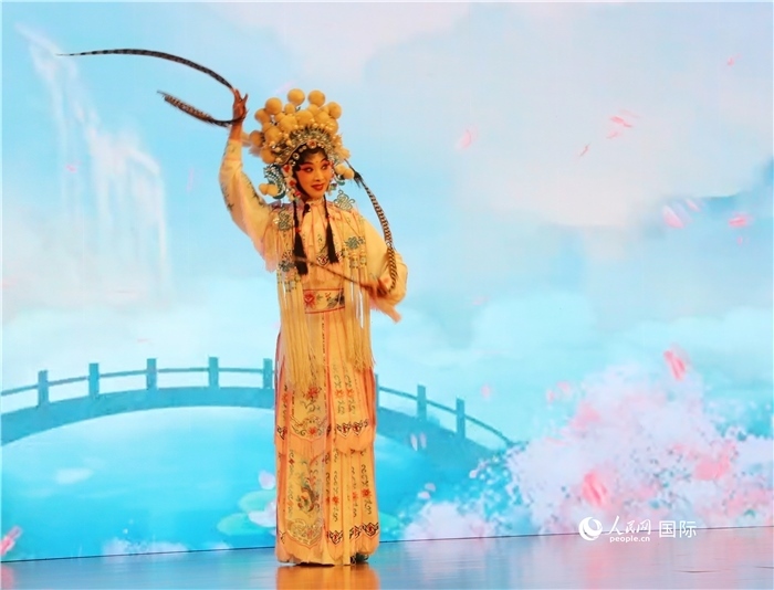 四川省成都市川劇研究院帶來了精彩的川劇演出。人民網(wǎng)記者 李志偉攝