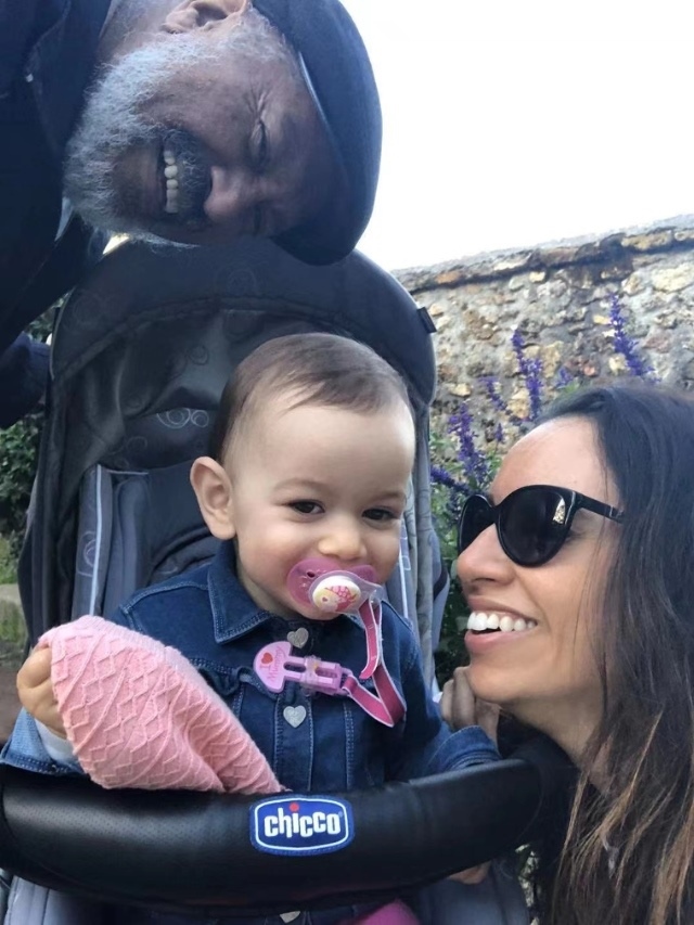 丹尼爾和家人在北京。圖片由受訪者提供