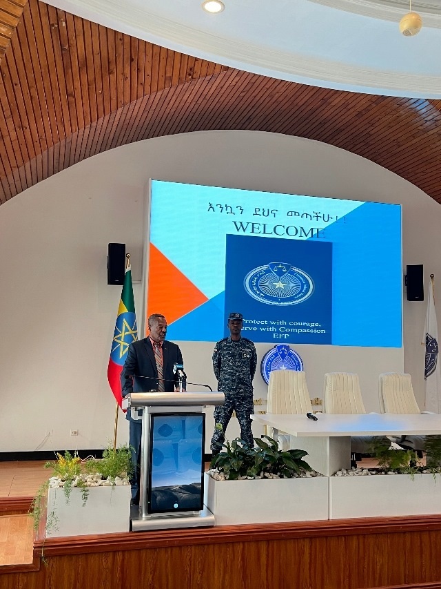 圖為埃塞警察大學(xué)校長梅斯芬·阿貝貝致辭。亞的斯亞貝巴大學(xué)孔子學(xué)院供圖