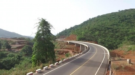 中塞友誼公路。