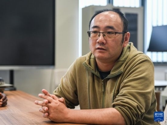 2月15日，在亞的斯亞貝巴的埃塞俄比亞聯(lián)邦職業(yè)技術(shù)培訓(xùn)學(xué)院，魯班工坊中方負(fù)責(zé)人江絳接受新華社采訪。