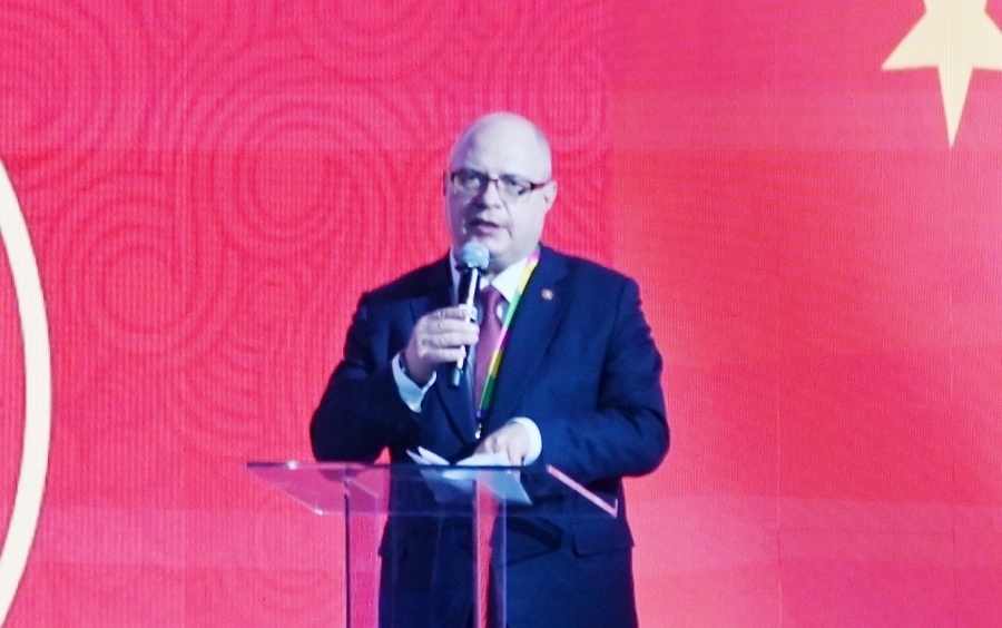 俄羅斯國(guó)家杜馬資產(chǎn)、土地和財(cái)產(chǎn)關(guān)系委員會(huì)主席兼俄中議員友好小組主席加夫里洛夫致辭。主辦方供圖 