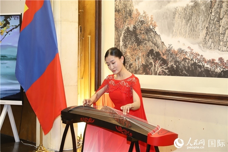 古箏表演。人民網(wǎng)記者 霍文攝