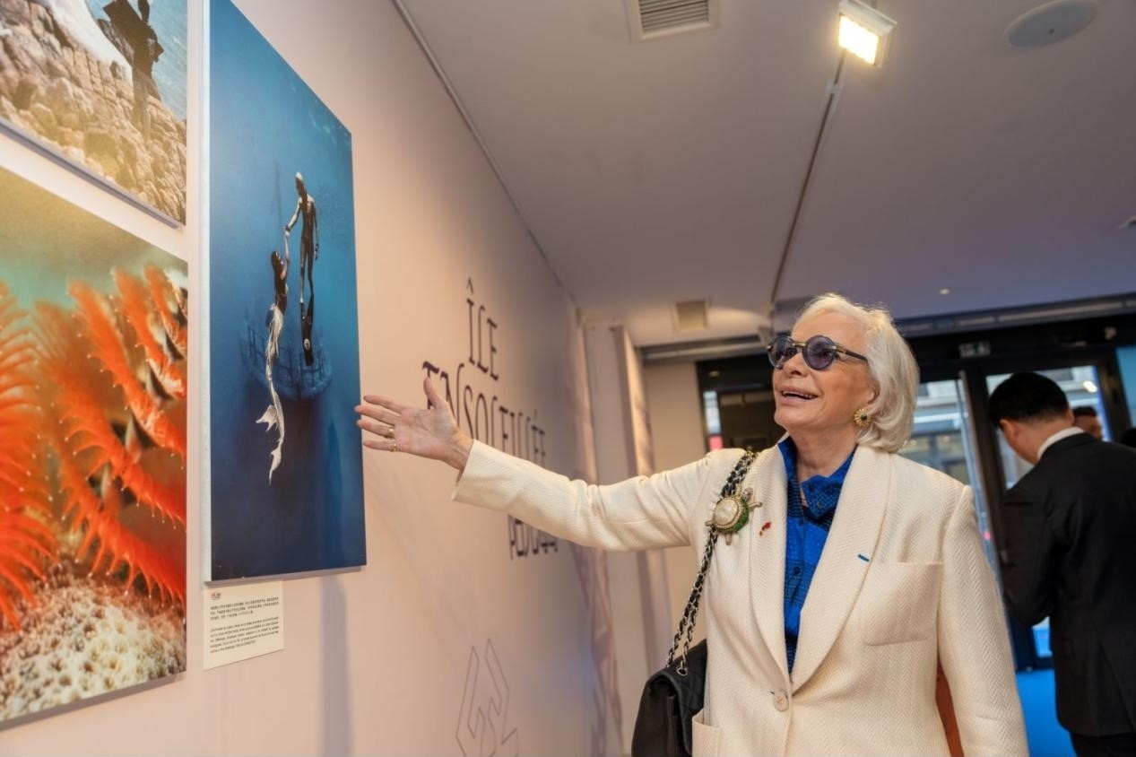 世界旅游組織特別顧問瑪麗-皮埃爾·布歇-奧利耶觀看活動現(xiàn)場圖片展覽?；顒又鬓k方供圖