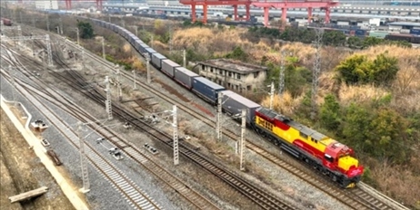 全國鐵路實行新的貨物列車運行圖。國鐵集團供圖