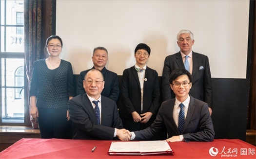 活動(dòng)簽約現(xiàn)場(chǎng)。實(shí)習(xí)生 劉船攝